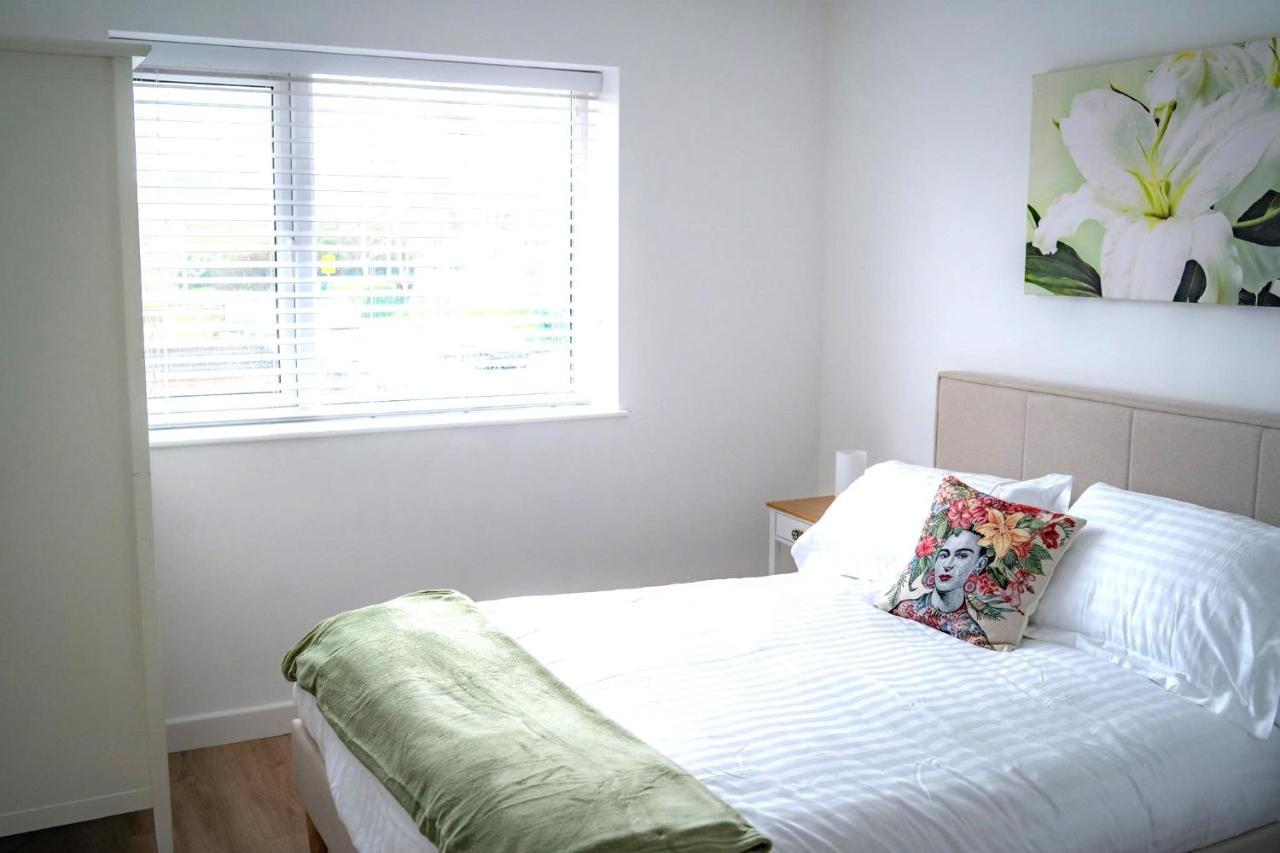 The Red House Modern Stylish Home From Home Walking Distance To Cardiff Bay And City Centre With Parking Zewnętrze zdjęcie