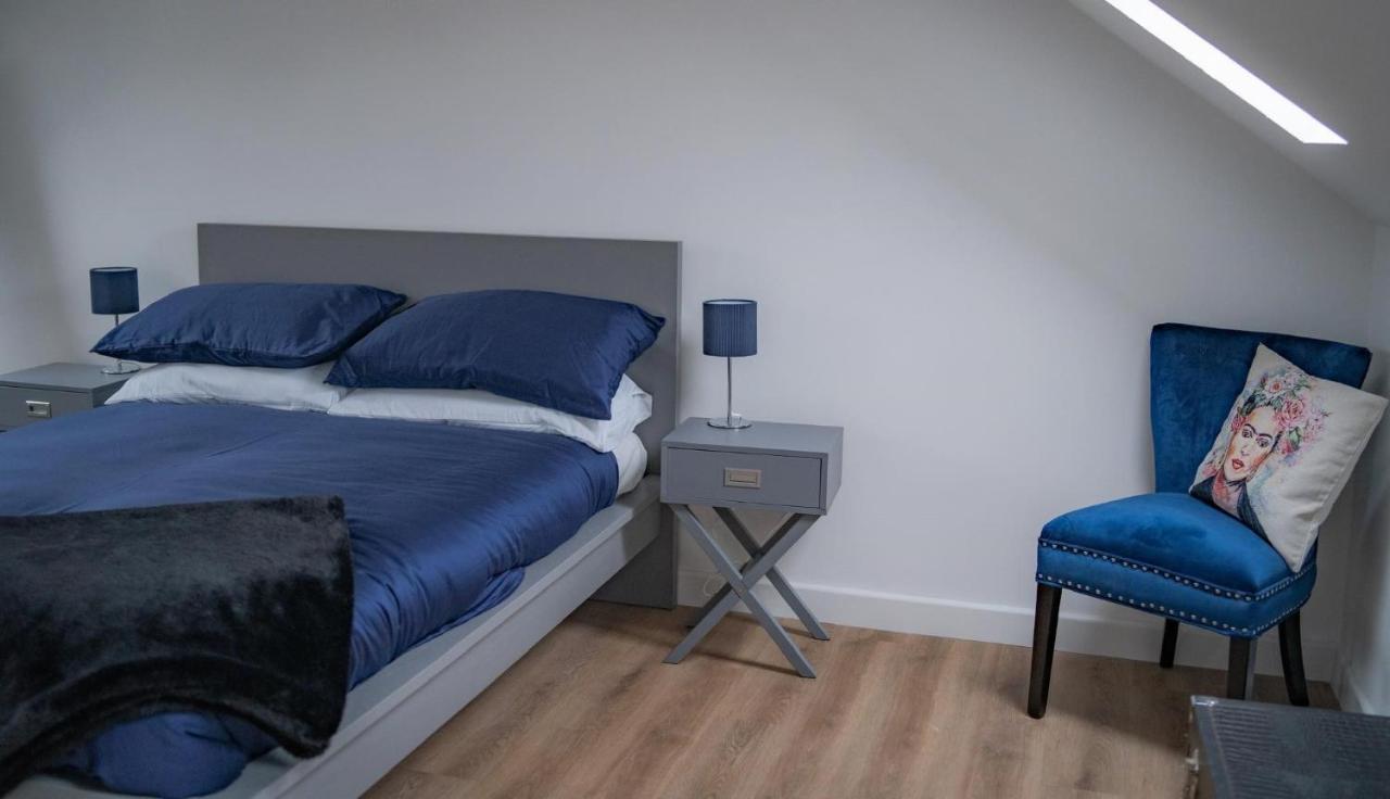 The Red House Modern Stylish Home From Home Walking Distance To Cardiff Bay And City Centre With Parking Zewnętrze zdjęcie