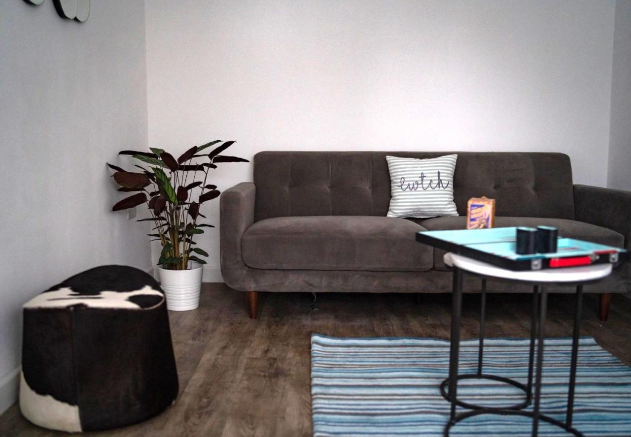 The Red House Modern Stylish Home From Home Walking Distance To Cardiff Bay And City Centre With Parking Zewnętrze zdjęcie