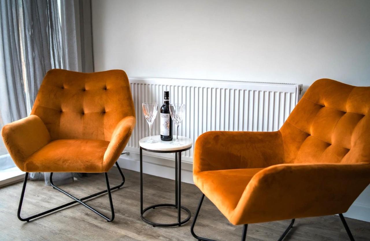 The Red House Modern Stylish Home From Home Walking Distance To Cardiff Bay And City Centre With Parking Zewnętrze zdjęcie
