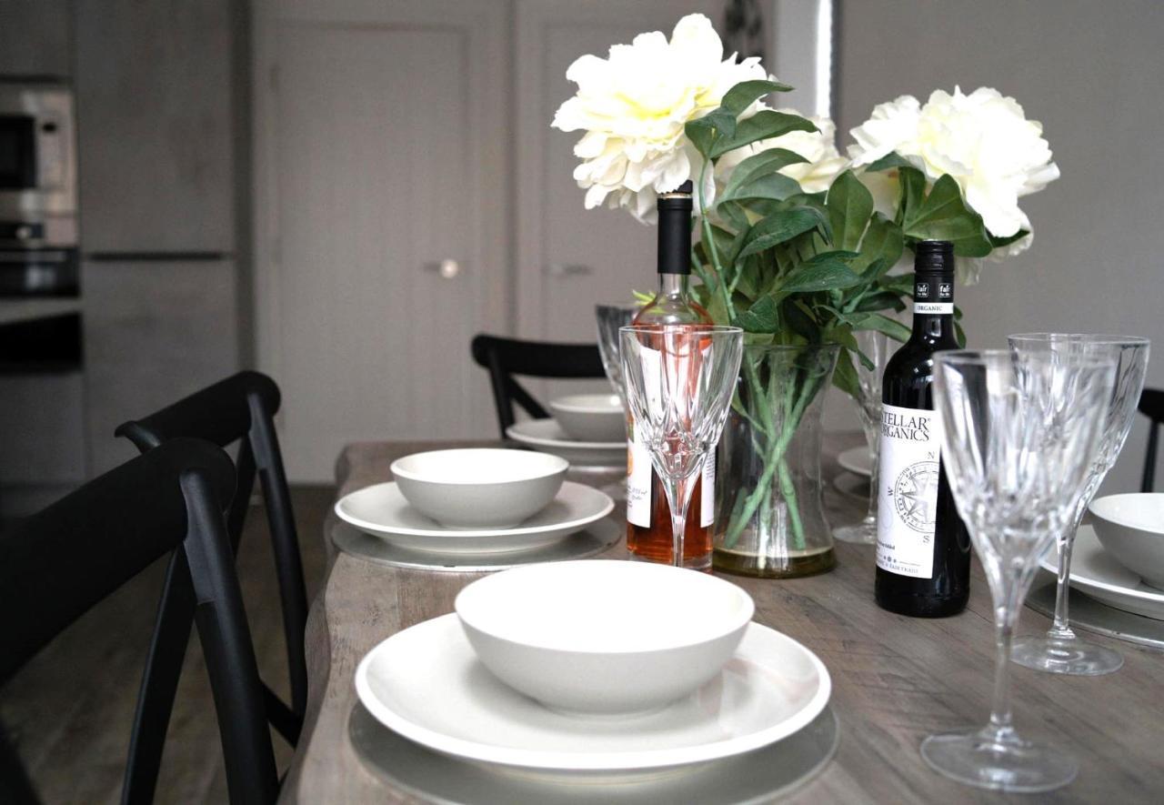 The Red House Modern Stylish Home From Home Walking Distance To Cardiff Bay And City Centre With Parking Zewnętrze zdjęcie